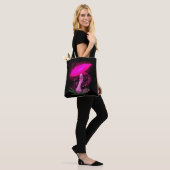  roze gloeiende paddenstoel tote bag (Op model)