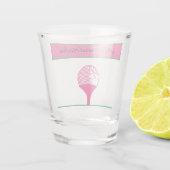 Roze Golfbal voor vrouwen op T-shirt Golfer-naam Shot Glas (Achterkant)
