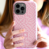 Roze Golfjes Geruite Monogram iPhone 15 Case