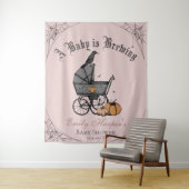 Roze Gotische Een Baby is Brouwen Baby shower Acht Wandkleed (In situ)