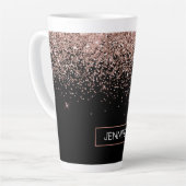 Roze Goud Blozende Roze Glitter Monogram Meisjesac Latte Mok (Linkerhoek)