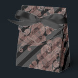 Roze Goud en Zwart Bedankdoosjes<br><div class="desc">Elegante favor doos met roze gouden damast en zwarte streeppatronen.</div>