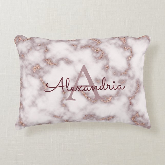 Roze Goud Folie Glitters in Roze Marmer Monogram Accent Kussen (Voorkant)