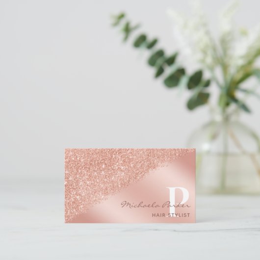 Roze Goud Glitter Monogram Haarstylist Trendy Visitekaartje (Staand voorkant)