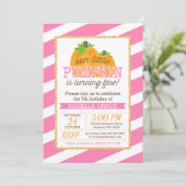 Roze Goud Klein Pompoen Meisje 5e Verjaardag Kaart (Staand voorkant)