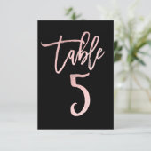 Roze Goud Roze Folie Moderne Script Tafelnummer 5 (Staand voorkant)