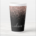 Roze Goud Roze Glitter Script Monogram Meisjesacht Latte Mok<br><div class="desc">Zwart en Roze Goud - Roze Nep Folie Metallic Glans Glitter Script Monogram Naam Mok. Dit is het perfecte cadeau voor een zoete 16 verjaardag,  trouwdag,  bruidsfeest,  jubileum,  babyfeest of vrijgezellenfeest voor iemand die van glamour luxe en chic stijlen houdt.</div>