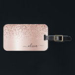 Roze Goud - Roze Roze Glitter Metaal Monogram Naam Bagagelabel<br><div class="desc">Roze Goud - Roze Nep Folie Metaalachtige Glitter Geborsteld Metaal Monogram Naam en Initiaal Tas of Bagage Label. Dit is het perfecte cadeau voor een 16e verjaardag,  trouwen,  bruidsfeest,  jubileum,  babyfeest of vrijgezellenfeest voor iemand die van glamour luxe en chic stijlen houdt.</div>