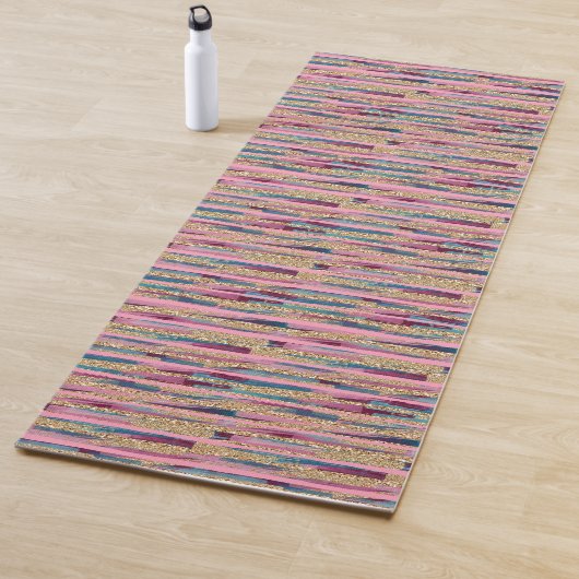 Roze & Gouden Gestreepte Yogamat – Stijlvol & Anti (In situ)