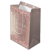 Roze Gouden Glitter Geschenkentas met Aangepaste T Medium Cadeauzakje (Voorkant Gekanteld)