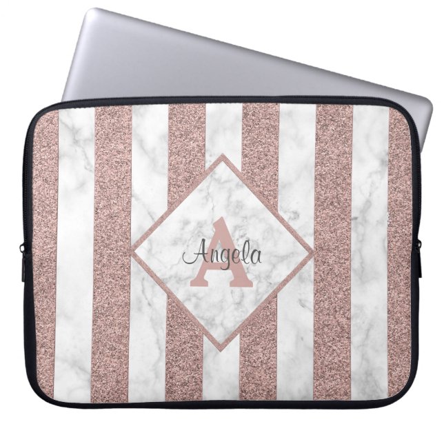 Roze Gouden Glitter Strepen Marmer Monogram Script Laptop Sleeve (Voorkant)
