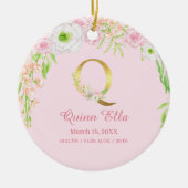 Roze & Gouden Letter "Q" Bloemen Monogram Geboorte Keramisch Ornament (Voorkant)