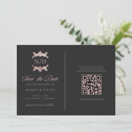 Roze Gouden Monogram Qr Code Bruiloft Save The Date (Staand voorkant)