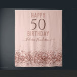 Roze Gouden Roze Verjaardag Doek 50 Jaar Wandkleed<br><div class="desc">Girlachtige glitter,  millennial roze achtergrond,  met fancy script naam typografie. Geweldig voor 50e verjaardagsvieringen.</div>