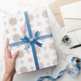 Roze Gouden Sneeuwvlokken Patroon Cadeaupapier