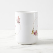 Roze Gouden Vlinder Bloem Latte Mok – Aangepaste N (Center)
