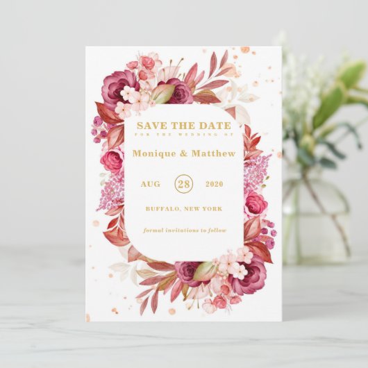 Roze goudponden die de datum Kaarten bewaren (Staand voorkant)