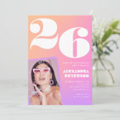 Roze Gradiënt 26e verjaardag uitnodiging Retro Fot (Staand voorkant)