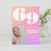 Roze Gradiënt Retro Foto 69ste verjaardag Uitnodig Kaart (Staand voorkant)