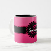 Roze gradiëntmonogram tweekleurige koffiemok (Voorkant links)