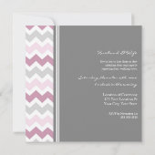 Roze Gray Chevron Wedding Vow Renewal Uitnodiging (Achterkant)