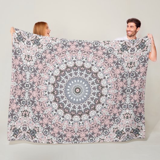 Roze grijs en wit mandala patroon fleece deken (In situ)