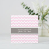 Roze grijze Chevron Custom Baby Shower Invitaties Kaart (Staand voorkant)