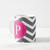 Roze grijze Chevron Monogram Koffiemok (Voorkant links)