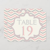 Roze, grijze chevron zigzag trouwtafel nummer briefkaart (Voorkant / Achterkant)