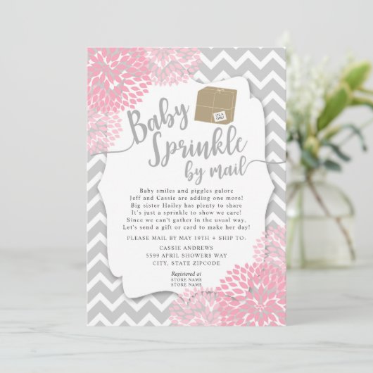 Roze grijze Floral Baby Sprinkle per post Uitnodig Kaart (Staand voorkant)