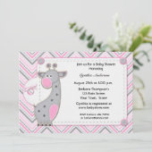 Roze grijze Giraffe Chevron Baby shower Uitnodigin Kaart (Staand voorkant)