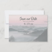 Roze Grijze Nevelige Bergen Red Ons Afspraakje Bru Save The Date (Voorkant)