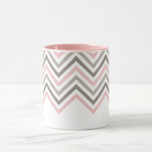 Roze grijze witte Chevron Pattern, gepersonaliseer Mok (Midden)