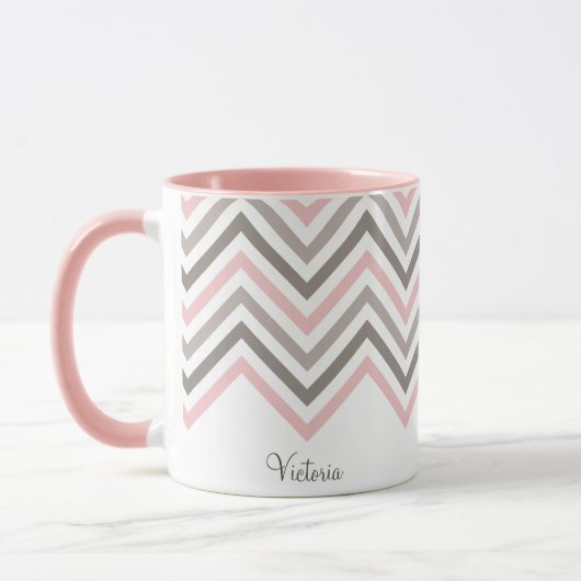 Roze grijze witte Chevron Pattern, gepersonaliseer Mok (Links)