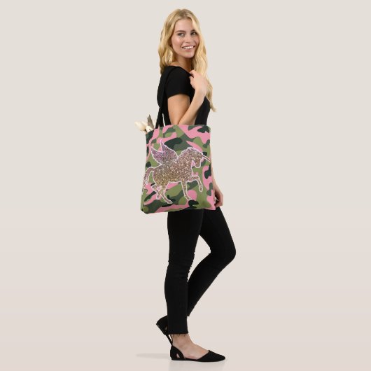 Roze groene Camouflage & Gold Glitter Unicorn Tote Bag (Op model)