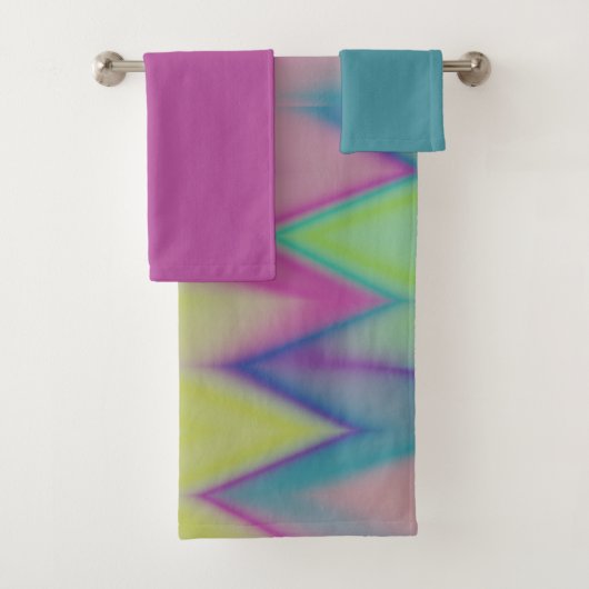 roze groene en blauwe zigzags bad handdoek (Insitu)
