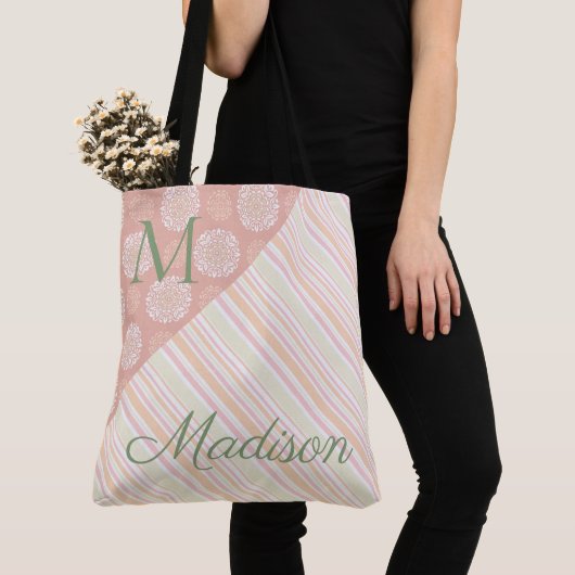 Roze groene rendy Floral Stripes Naam Monogram Tote Bag (Dichtbij)