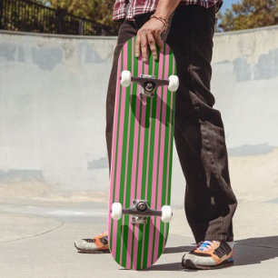 Roze groene stijlvolle strepenpatroonontwerp  persoonlijk skateboard