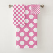 Roze: Groot wit Polka Dot Patroon Bad Handdoek (Insitu)