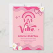 Roze Groovy Five is Vibe Birthday Uitnodiging (Voorkant)