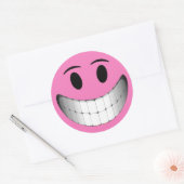 Roze Grote Glimlach Gezicht Ronde Sticker (Envelop)