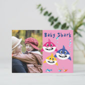 Roze Haai 🦈 1e Verjaardag Fun Amazing Party Kaart (Staand voorkant)