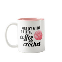 Roze haakwerk en koffie-jarn