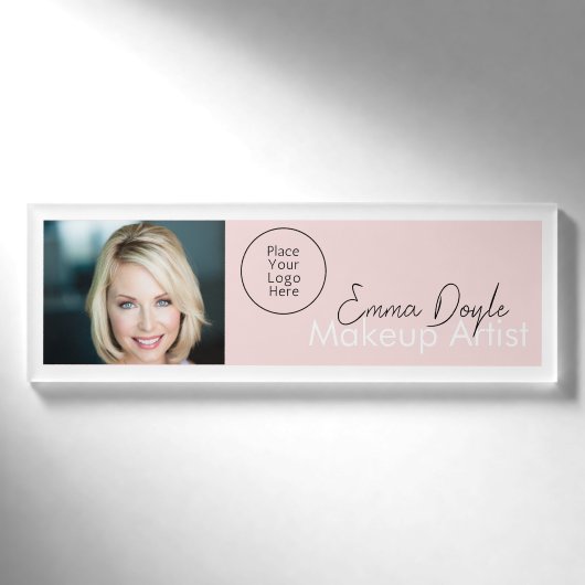 Roze Haar-, Make-up- & Schoonheidsstudio Foto Naambadge (Voorkant)