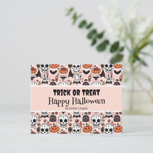 Roze Halloween Trick or treat aangepaste familiena Briefkaart (Staand voorkant)