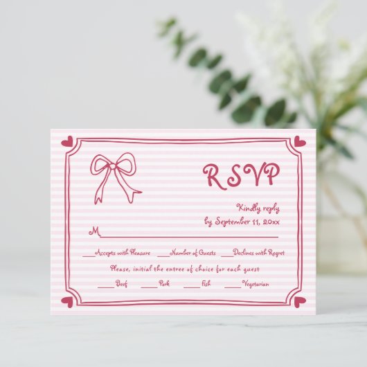 Roze hand getekend boog en grens grillige bruiloft RSVP kaartje (Staand voorkant)