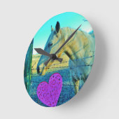 Roze hart en geel paard ronde klok (Hoek)