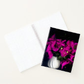 Roze hart in het zwart notitieboek (Binnen)