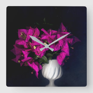 Roze hart in het zwart vierkante klok