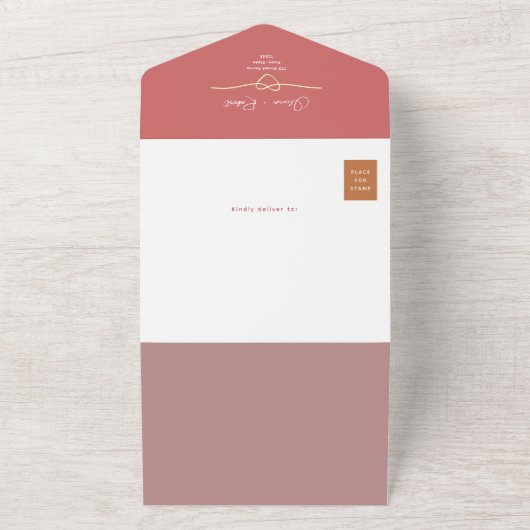 Roze Hart Romantische bruiloft All In One Uitnodiging (Buitenkant)